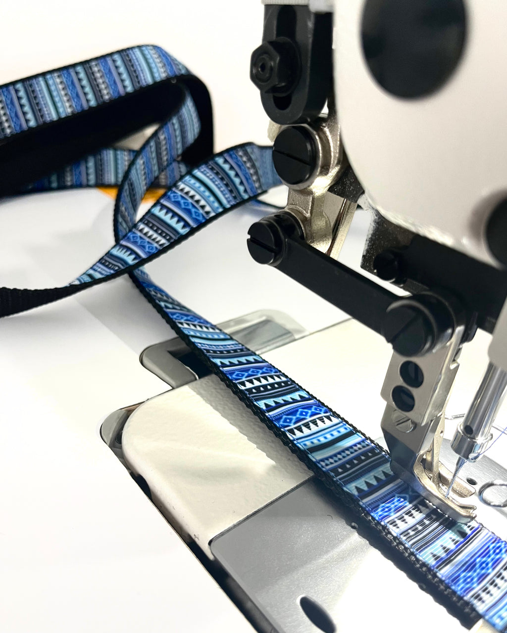 CITY LEASH - AZTEC BLUE