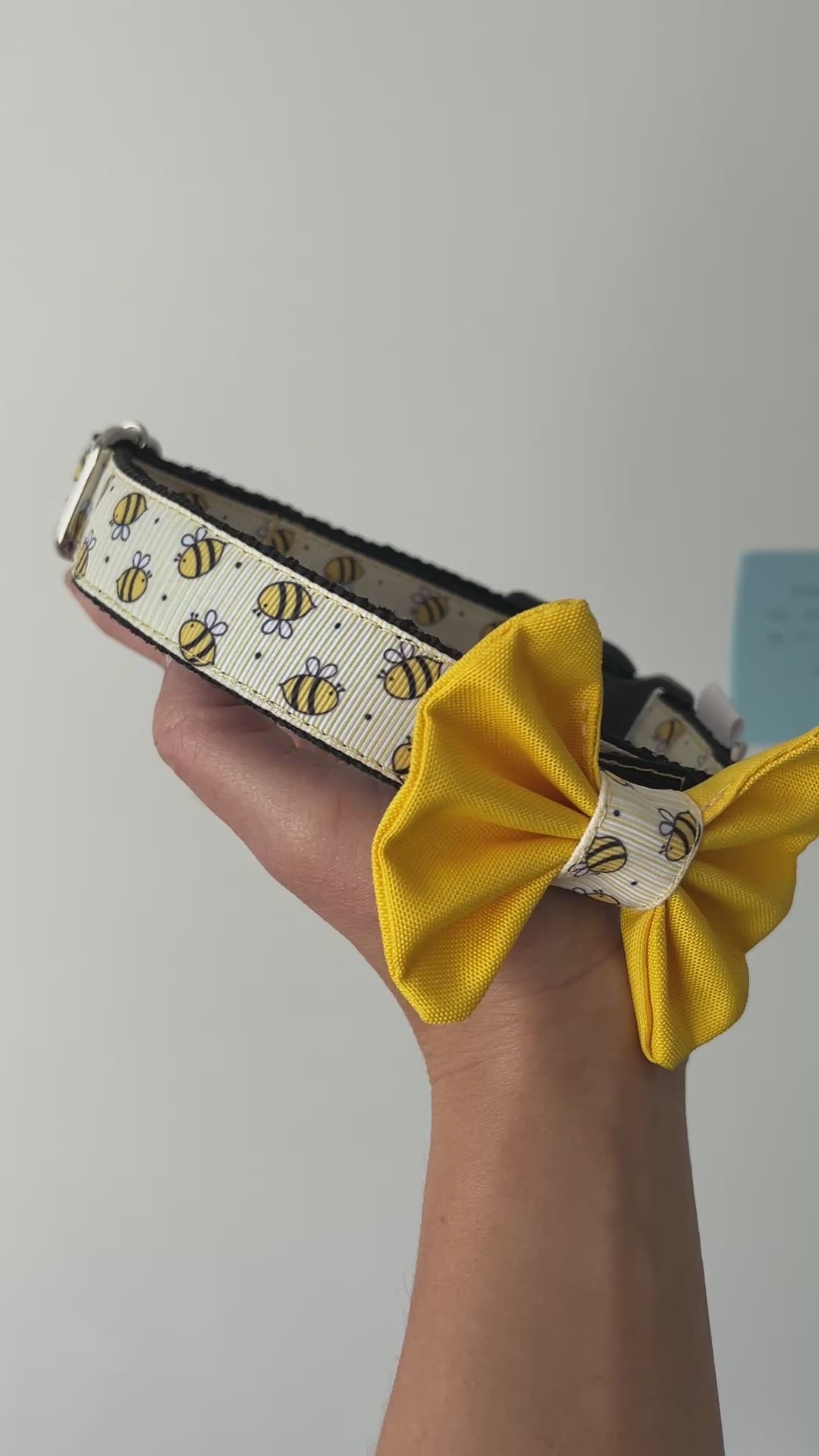 DOG COLLAR BUCKLE - BEE